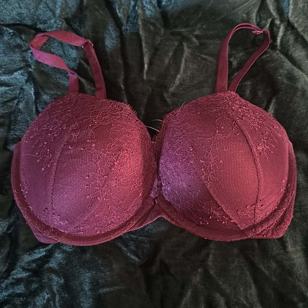 VS Burgundy Bra
